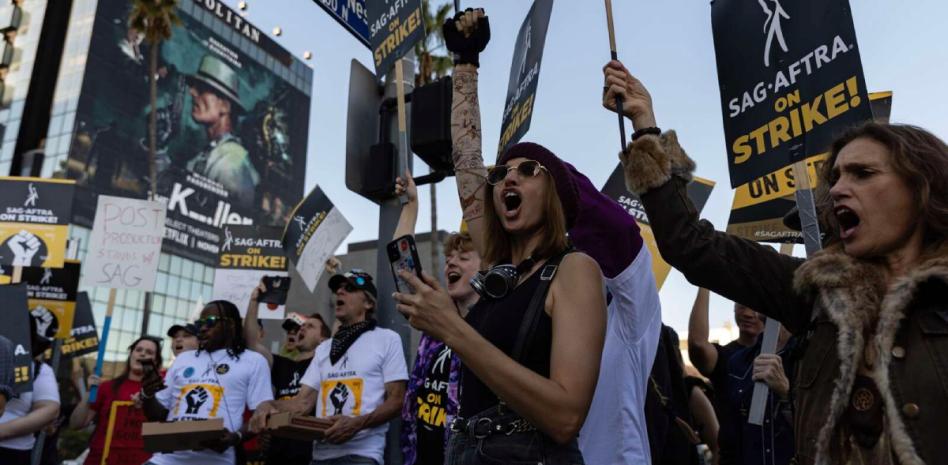 Sindicato de actores de EU confirma que el desacuerdo sobre la IA prolongó la huelga