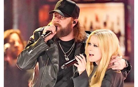 Avril Lavigne regresa a la música ¡y sí es ella!