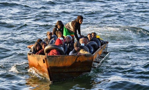 Fallecen 68 migrantes al volcarse un barco