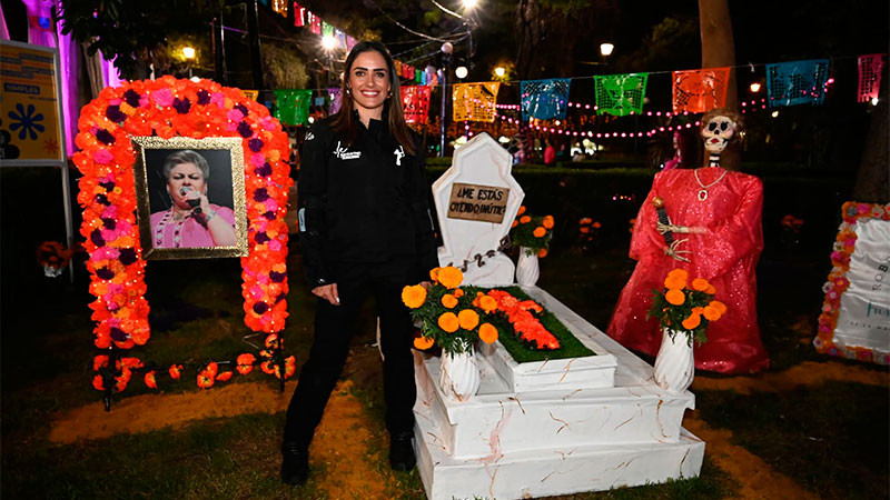 “La Leyenda de Paquita la del Barrio Vuelve a la Vida: Una Catrina Monumental y Un Tributo Sin Fronteras en el Corazón de la Ciudad de México”