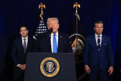 Trump advierte a la recién llegada al poder en Venezuela: "La incertidumbre puede ser muy costosa para ti"